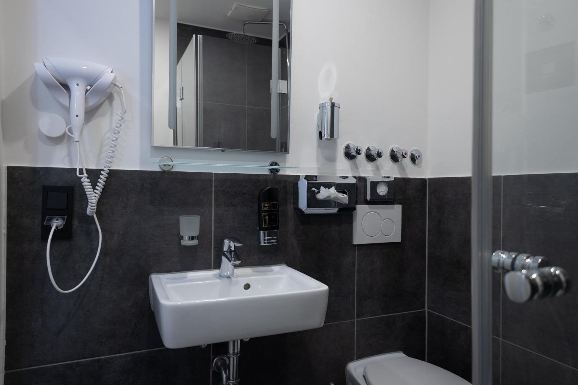 Hotel Innception Кельн Екстер'єр фото